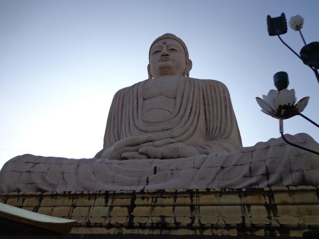 โรงแรมลุมพินีอินเตอเนชั่นแนล พุทธคยา ภายนอก รูปภาพ